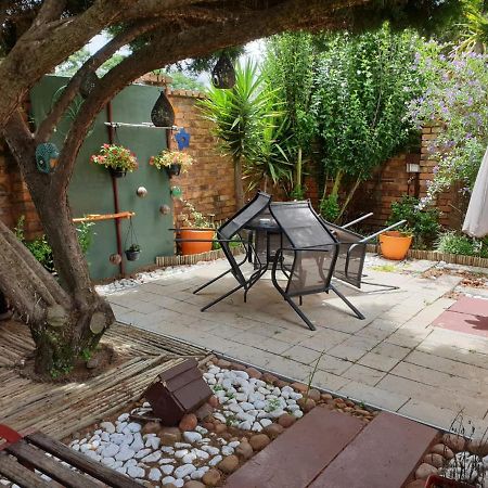 The Lazy Grape Guest Lodge & Spa Benoni Bagian luar foto