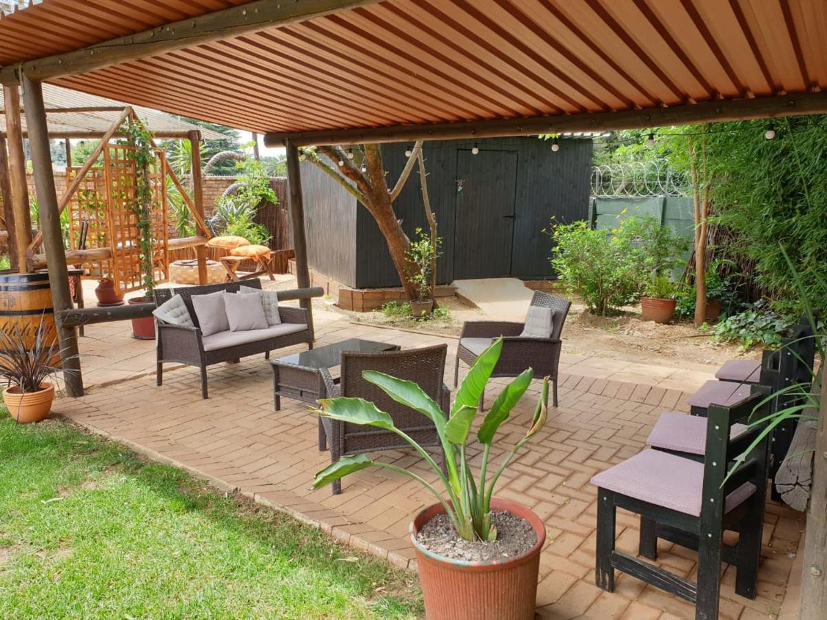 The Lazy Grape Guest Lodge & Spa Benoni Bagian luar foto