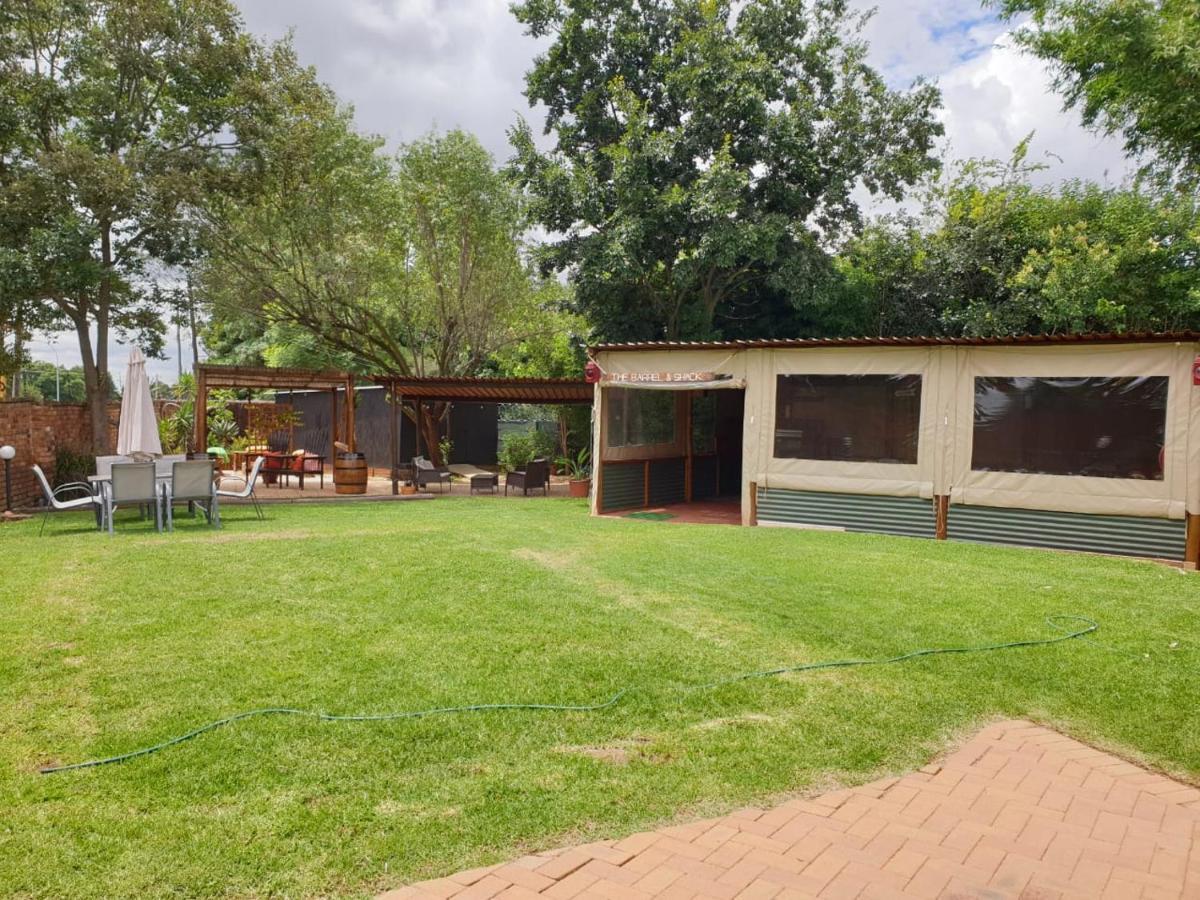 The Lazy Grape Guest Lodge & Spa Benoni Bagian luar foto