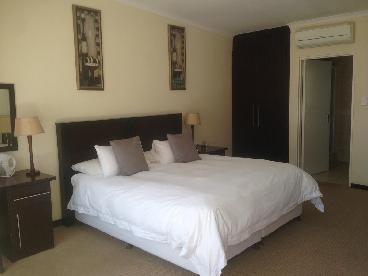 The Lazy Grape Guest Lodge & Spa Benoni Bagian luar foto