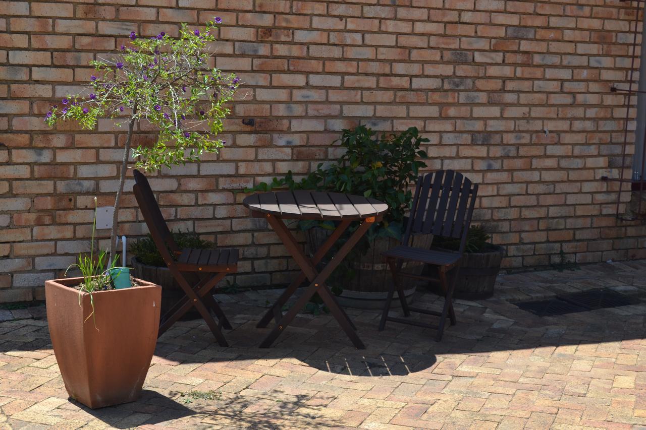 The Lazy Grape Guest Lodge & Spa Benoni Bagian luar foto